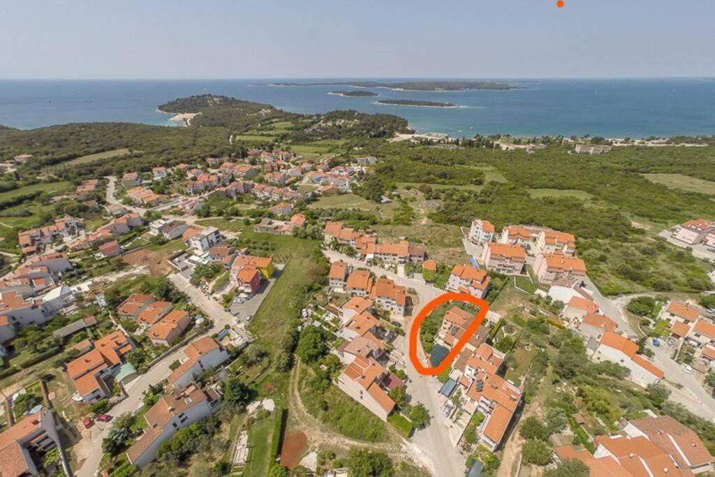 Apartman 100M2, Full Opremljen, Privatni Parking. Πούλα Εξωτερικό φωτογραφία