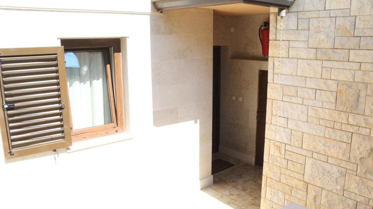Apartman 100M2, Full Opremljen, Privatni Parking. Πούλα Εξωτερικό φωτογραφία