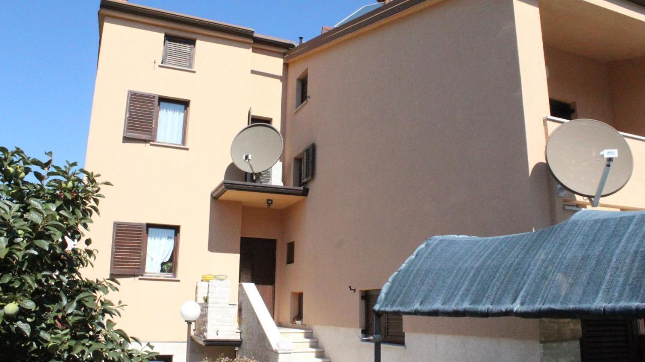 Apartman 100M2, Full Opremljen, Privatni Parking. Πούλα Εξωτερικό φωτογραφία