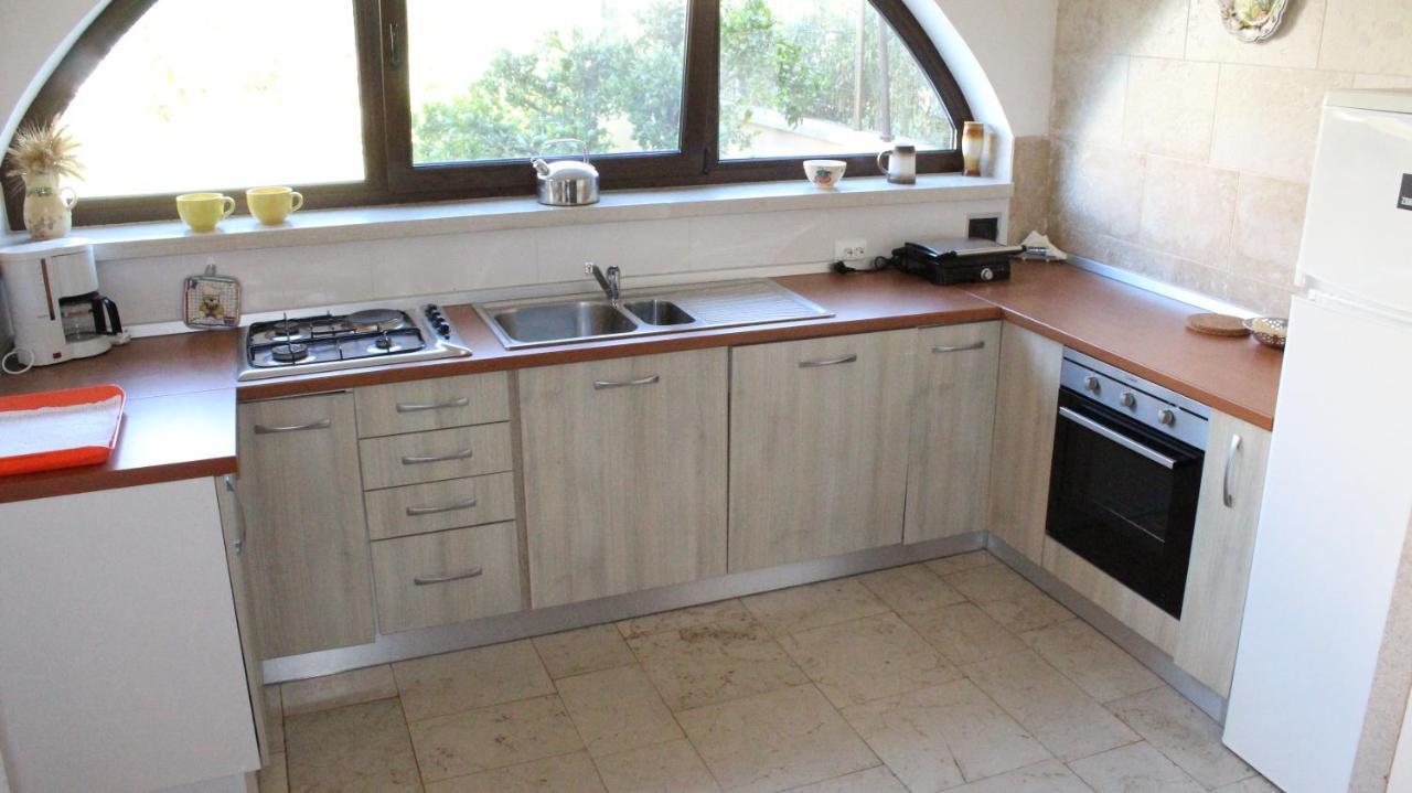 Apartman 100M2, Full Opremljen, Privatni Parking. Πούλα Εξωτερικό φωτογραφία