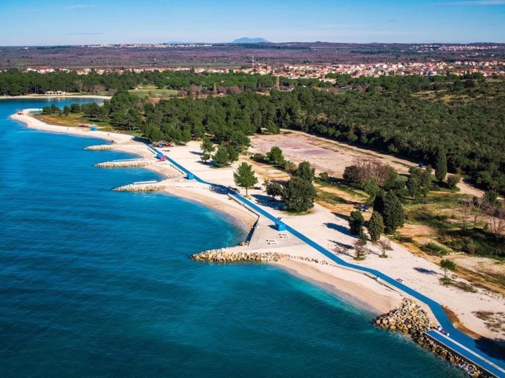 Apartman 100M2, Full Opremljen, Privatni Parking. Πούλα Εξωτερικό φωτογραφία
