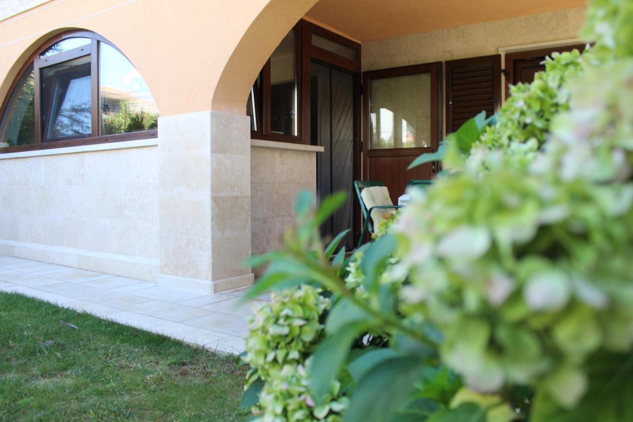 Apartman 100M2, Full Opremljen, Privatni Parking. Πούλα Εξωτερικό φωτογραφία